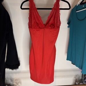 Yummie By Heather‎ Thomson Shaping Slip Adjustable Straps Red Size Medium NWOT